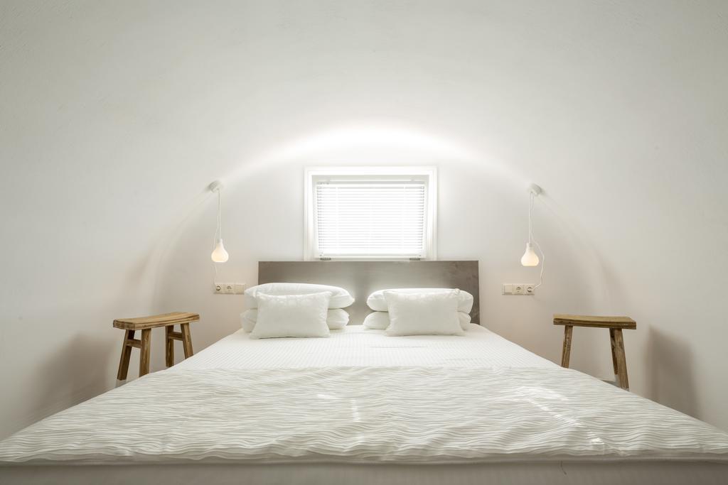 Art Hotel Santorini (Adults Only) Pýrgos Oda fotoğraf